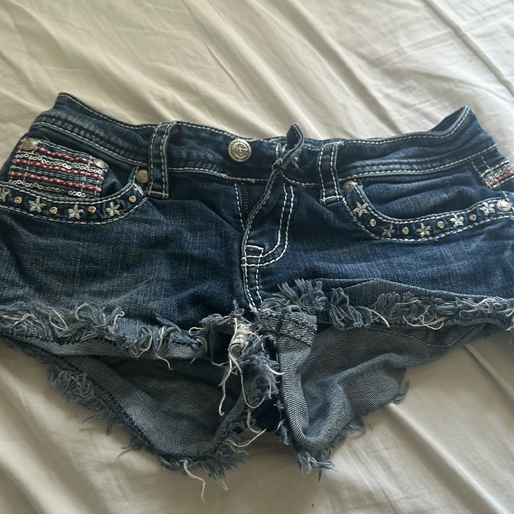GRACE in LA shorts